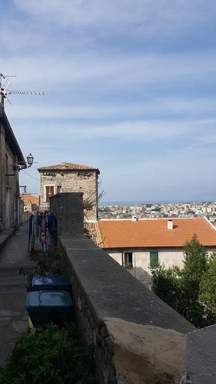 Torrione San Lorenzo I Terracine Extérieur photo